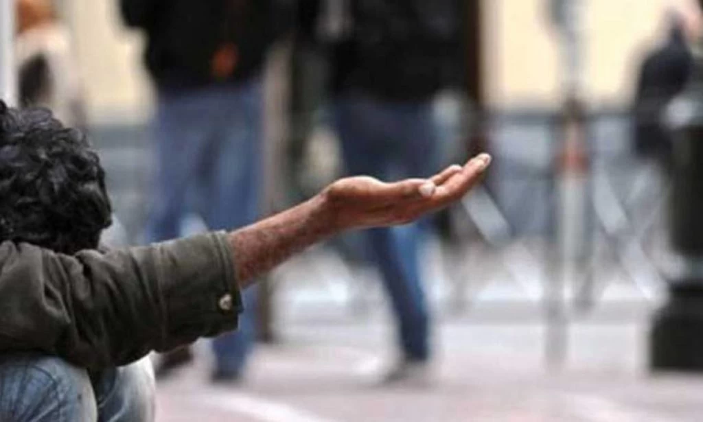 Πέθανε ρακένδυτος αλλά βρέθηκαν χιλιάδες ευρώ στον λογαριασμό του